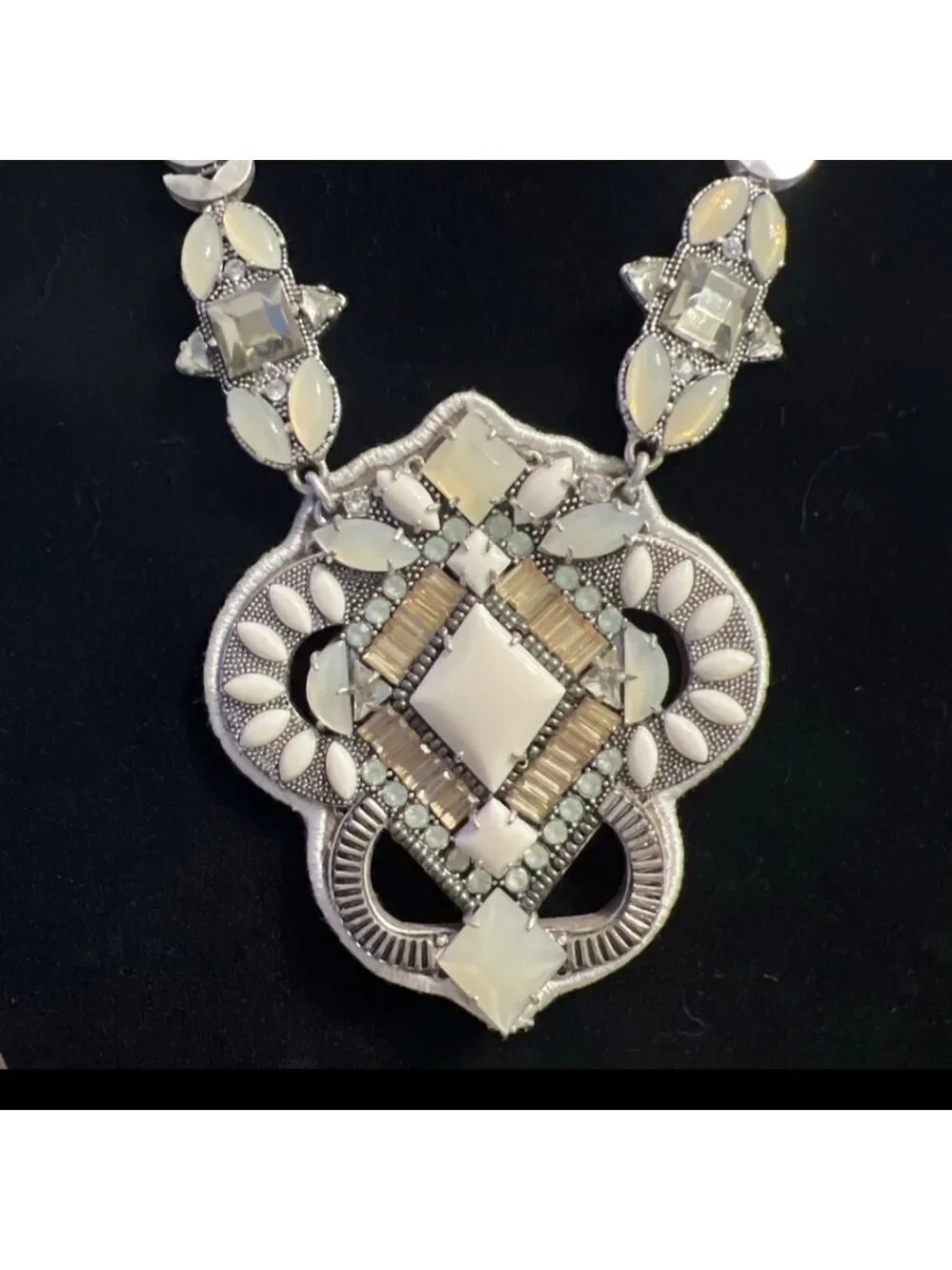 Stella And Dot Kaia Statement Necklace 26” Silvertone